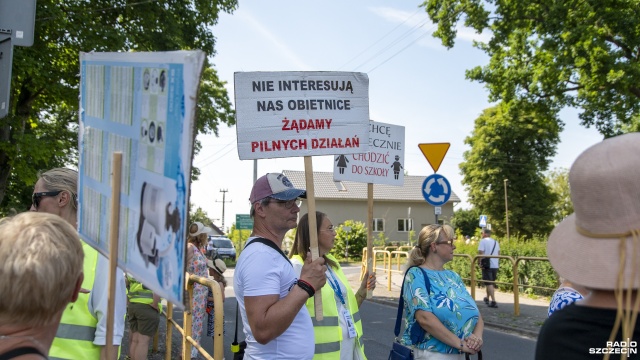 Fot. Kamila Kozioł [Radio Szczecin] Mieszkańcy Klinisk Wielkich protestowali [WIDEO, ZDJĘCIA]