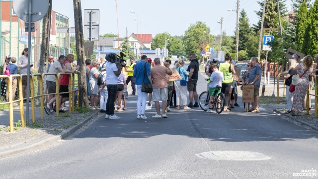 Fot. Kamila Kozioł [Radio Szczecin] Mieszkańcy Klinisk Wielkich protestowali [WIDEO, ZDJĘCIA]