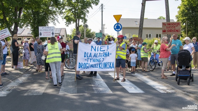 Fot. Kamila Kozioł [Radio Szczecin] Mieszkańcy Klinisk Wielkich protestowali [WIDEO, ZDJĘCIA]