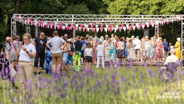 Fot. Robert Stachnik [Radio Szczecin] Potańcówka na Różańce. "Człowiek energii dostaje od razu" [WIDEO, ZDJĘCIA]