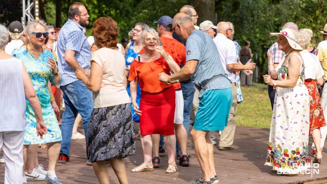 Fot. Robert Stachnik [Radio Szczecin] Potańcówka na Różańce. "Człowiek energii dostaje od razu" [WIDEO, ZDJĘCIA]