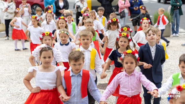 Fot. Robert Stachnik [Radio Szczecin] Tanecznym krokiem maluchy pożegnały przedszkole [WIDEO, ZDJĘCIA]