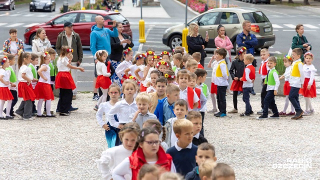 Fot. Robert Stachnik [Radio Szczecin] Tanecznym krokiem maluchy pożegnały przedszkole [WIDEO, ZDJĘCIA]