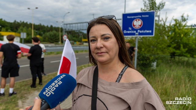 Fot. Robert Stachnik [Radio Szczecin] Patrol obywatelski zablokował przejście graniczne w Lubieszynie [WIDEO, ZDJĘCIA]