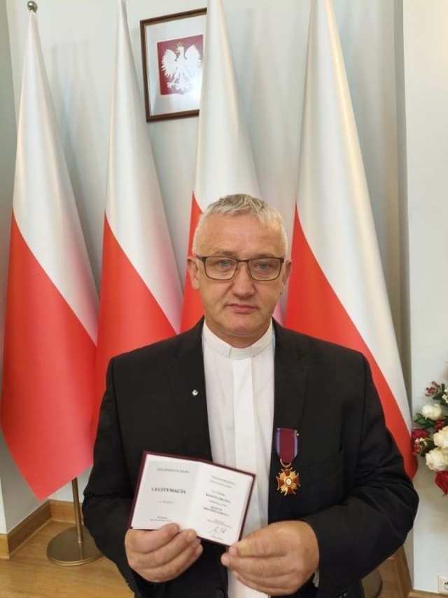 Fot. Maria Drąg Prezes Fundacji Małych Stópek z odznaczeniem państwowym [ZDJĘCIA]