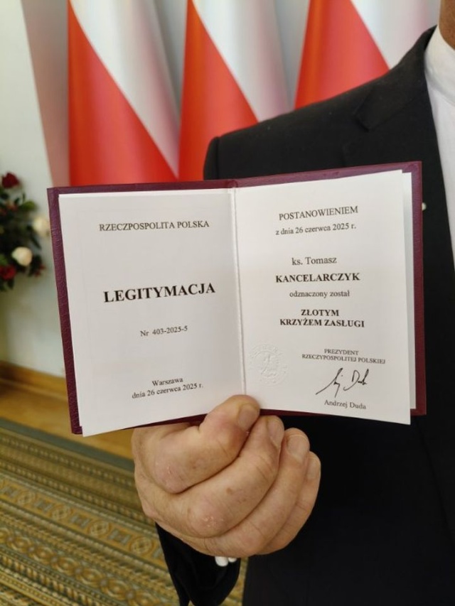 Fot. Maria Drąg Prezes Fundacji Małych Stópek z odznaczeniem państwowym [ZDJĘCIA]