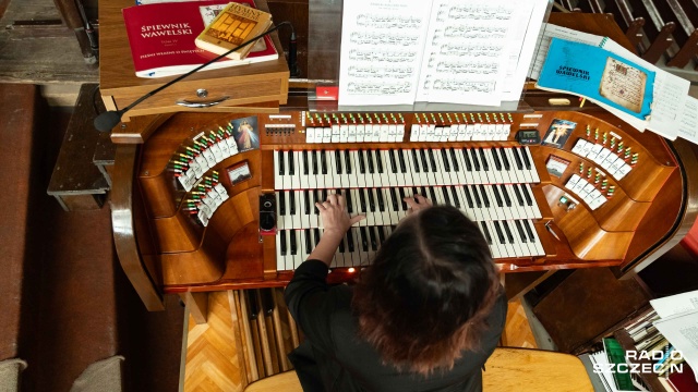 Manuały i registry organów Barnima Grüneberga opus 754 z 1930 roku w sanktuarium pw. Najświętszego Serca Pana Jezusa w Szczecinie przebudowane w 1966. Fot. Robert Stachnik [Radio Szczecin] Wzruszający koncert dedykowany ofiarom wojen [WIDEO, ZDJĘCIA]
