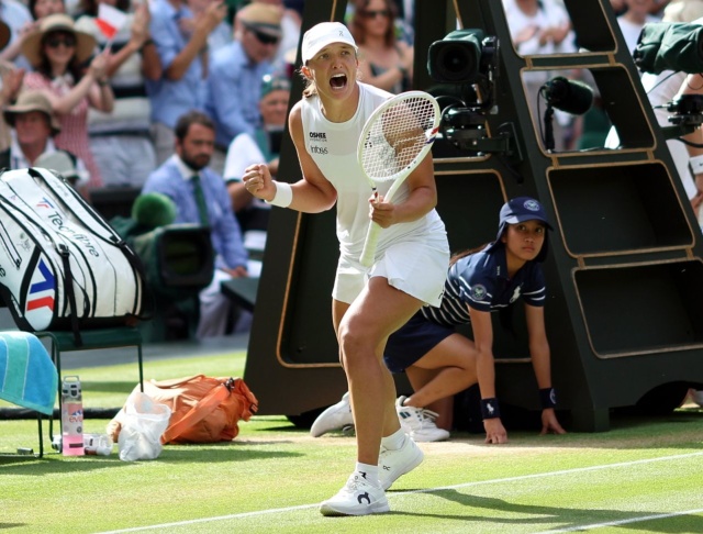 Fot. PAP/EPA/ADAM VAUGHAN Historyczny dzień polskiego tenisa. Kibice zaskoczeni [ZDJĘCIA]