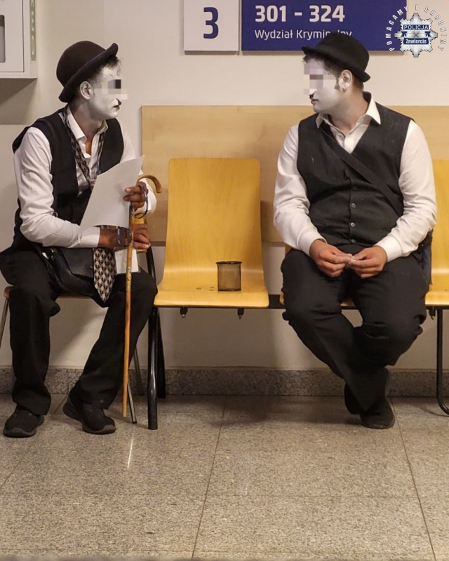 Fot. www.facebook.com/SlaskaKWP Był poszukiwany przez sąd w Szczecinie. Ukrywał się pod maską na Śląsku