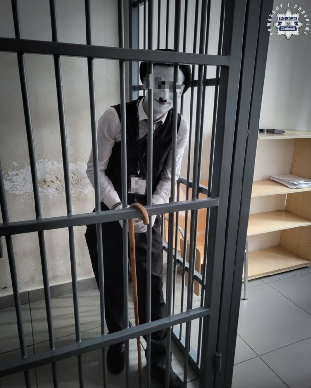 Fot. www.facebook.com/SlaskaKWP Był poszukiwany przez sąd w Szczecinie. Ukrywał się pod maską na Śląsku