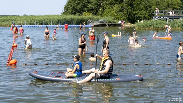 Fot. Maciej Papke [Radio Szczecin] Rozrywka rodem z Hawajów. Radio Szczecin nadawało z Nowego Warpna [WIDEO, ZDJĘCIA]