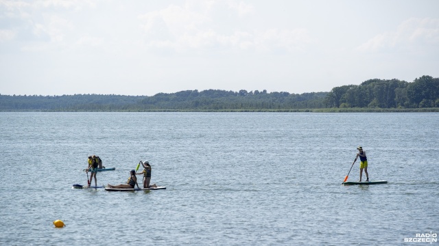 Fot. Maciej Papke [Radio Szczecin] Rozrywka rodem z Hawajów. Radio Szczecin nadawało z Nowego Warpna [WIDEO, ZDJĘCIA]