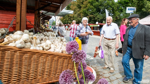 Fot. Weronika Łyczywek [Radio Szczecin] Jarmark Jakubowy: wypiekane na miejscu rogaliki, kapcie czy serki górskie [ZDJĘCIA]