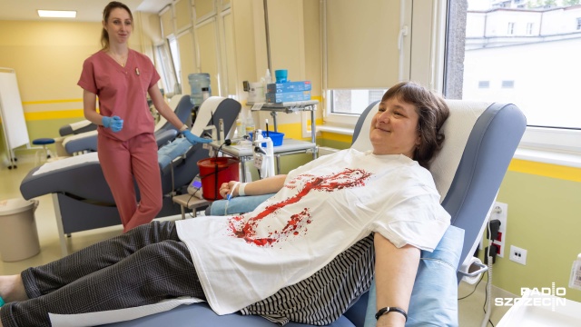 Fot. Robert Stachnik [Radio Szczecin] "Przelej krew w rocznicę Powstania Warszawskiego". Pamiątkowa koszulka za krew [ZDJĘCIA]