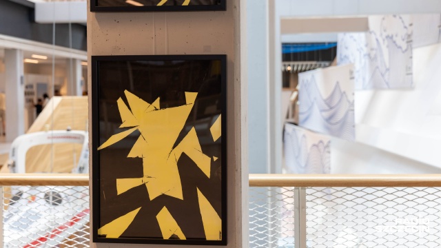 Fot. Robert Stachnik [Radio Szczecin] Czerń i biel opanowała wystawę w Morskim Centrum Nauki [ZDJĘCIA]