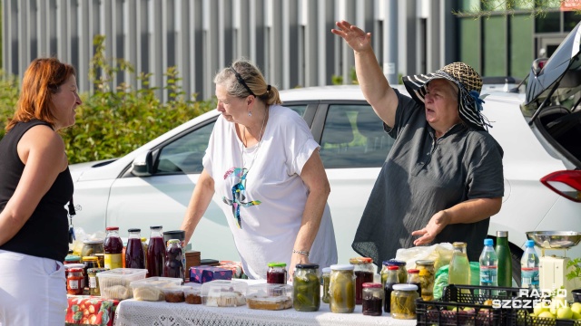 Fot. Robert Stachnik [Radio Szczecin] Bazar na Bronowickiej kusi zdrowiem i ekologią [WIDEO, ZDJĘCIA]