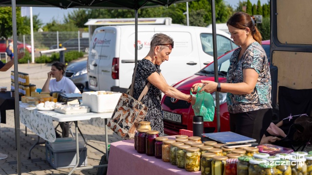 Fot. Robert Stachnik [Radio Szczecin] Bazar na Bronowickiej kusi zdrowiem i ekologią [WIDEO, ZDJĘCIA]