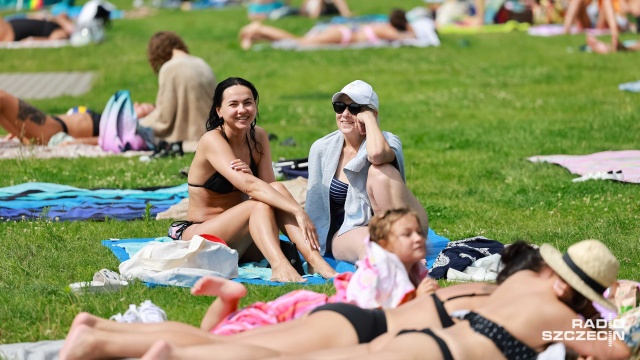 Fot. Robert Stachnik [Radio Szczecin] Słońce nad Szczecinem, mieszkańcy na kąpieliskach [WIDEO, ZDJĘCIA]