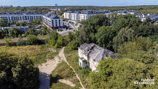 Fot. Robert Stachnik [Radio Szczecin] Zabytkowy dwór Sienno jest w katastrofalnym stanie [WIDEO, ZDJĘCIA]