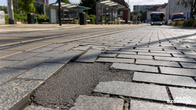 Fot. Robert Stachnik [Radio Szczecin] Naprawa na Niebuszewie musi poczekać. Mieszkańcy poirytowani [WIDEO, ZDJĘCIA]