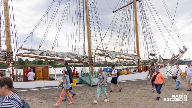 Fot. Robert Stachnik [Radio Szczecin] Pierwszy żaglowiec wpłynął do Szczecina. Od piątku świętowanie [ZDJĘCIA]