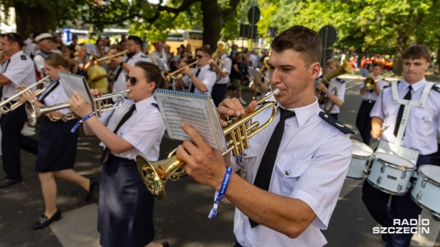 Fot. Robert Stachnik [Radio Szczecin] Najweselsza parada orkiestr odbywa się w Szczecinie [WIDEO, ZDJĘCIA]