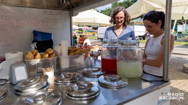 Fot. Robert Stachnik [Radio Szczecin] Przysmaki, nie tylko z Polski, na szczecińskich Żaglach [ZDJĘCIA]