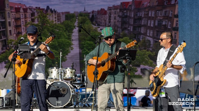 Fot. Robert Stachnik [Radio Szczecin] Łasztownia bawi się przy dźwiękach szant [ZDJĘCIA]