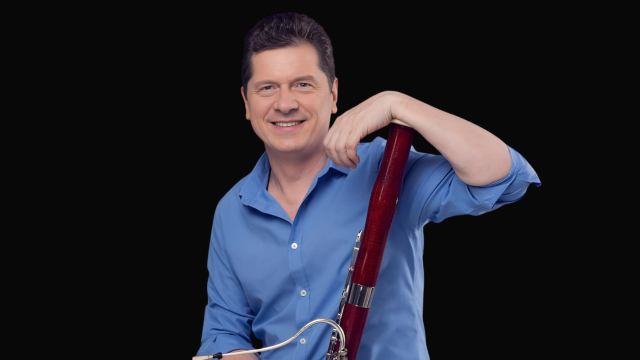 Artur Kasperek – tutor grupy instrumentów dętych drewnianych 13. International Lutosławski Youth Orchestra 2025. Fot. Materiały prasowe Filharmonii w Szczecinie Muzycy z sześciu kontynentów w Filharmonii. Rozpoczyna się 13. edycja ILYO [ZDJĘCIA]