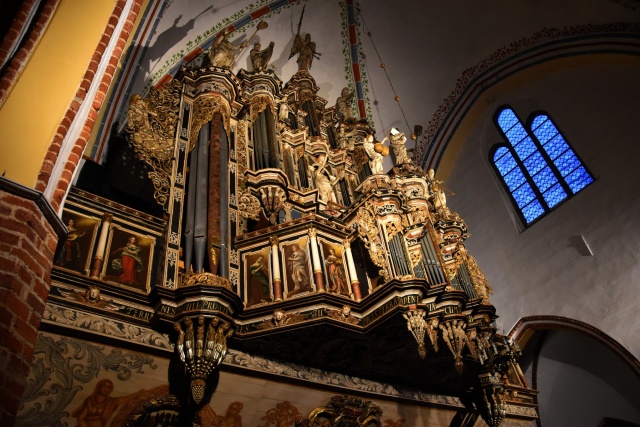Organy z 1672 roku w konkatedrze św. Jana Chrzciciela w Kamieniu Pomorskim. Fot. Daniel Michalak,Towarzystwo Miłośników Ziemi Kamieńskiej Profesor Eugeniusz Kus Honorowym Obywatelem Kamienia Pomorskiego [ZDJĘCIA]