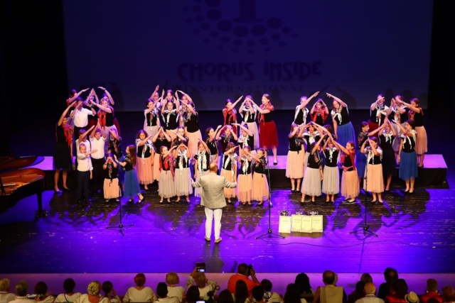 Chór Don Diri Don pod dyrekcją Dariusza Dyczewskiego. Fot. Paweł Moskowicz Koncert jubileuszowy Chóru Don Diri Don [ZDJĘCIA]