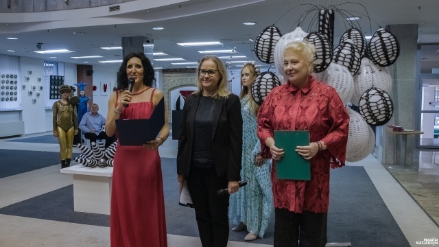 Fot. Wojciech Ochrymiuk [Radio Szczecin] Sztuka tkaniny na wystawie w Książnicy Pomorskiej [WIDEO, ZDJĘCIA]