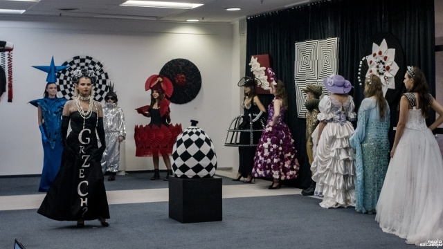 Fot. Wojciech Ochrymiuk [Radio Szczecin] Sztuka tkaniny na wystawie w Książnicy Pomorskiej [WIDEO, ZDJĘCIA]