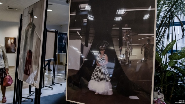 Fot. Wojciech Ochrymiuk [Radio Szczecin] Sztuka tkaniny na wystawie w Książnicy Pomorskiej [WIDEO, ZDJĘCIA]