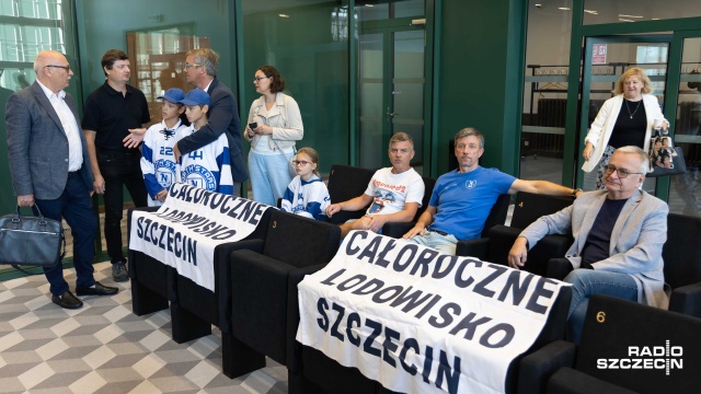 Fot. Robert Stachnik [Radio Szczecin] Dobra wiadomość: będzie całoroczne lodowisko. Zła: nie wiadomo gdzie i kiedy [ZDJĘCIA]