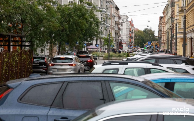 Fot. Robert Stachnik [Radio Szczecin] Zaparkowała na Jagiellońskiej, poszła do SPA, a ulica była zakorkowana przez godzinę [ZDJĘCIA]