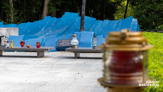 Fot. Robert Stachnik [Radio Szczecin] Pomnik przechodzi renowację, ale konserwator zabytków ma wątpliwości 
[ZDJĘCIA]