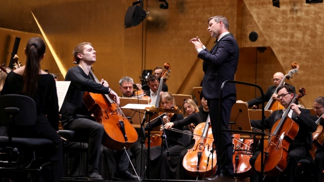 Bruno Phillippe – wiolonczelista i Przemysław Neumann – dyrygent. Fot. Cezary Aszkiełowicz Filharmonia w Szczecinie zainaugurowała 78. sezon artystyczny [ZDJĘCIA]
