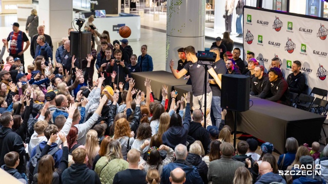 Fot. Robert Stachnik [Radio Szczecin] Wilki Morskie spotkały się z Watahą [ZDJĘCIA]