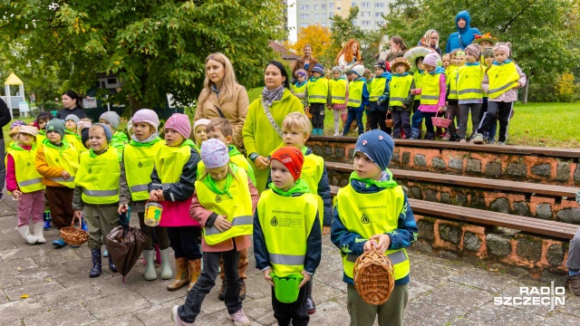 Fot. Robert Stachnik [Radio Szczecin] Przedszkolaki ruszyły szukać grzybów i uczyć się je rozróżniać [WIDEO, ZDJĘCIA]