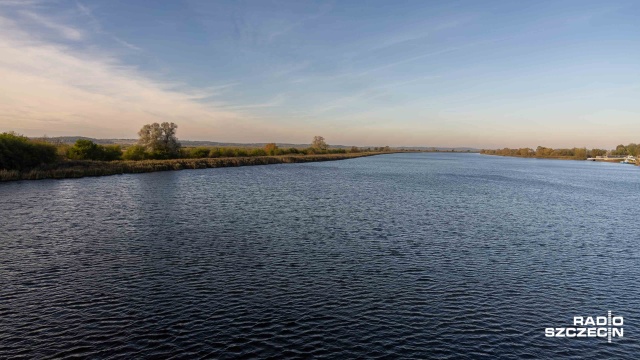 Przez Gryfino przepływa Odra Wschodnia. Fot. Robert Stachnik [Radio Szczecin] Mieszkańcy Gryfina nie chcą Parku Narodowego Doliny Dolnej Odry [ZDJĘCIA]