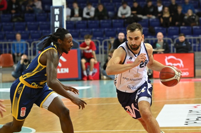 Fot. PAP/Marcin Bielecki Efektowne zwycięstwo Wilków Morskich. Roach trafiał nawet z połowy [ZDJĘCIA]