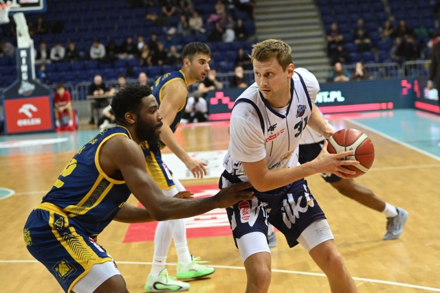 Fot. PAP/Marcin Bielecki Efektowne zwycięstwo Wilków Morskich. Roach trafiał nawet z połowy [ZDJĘCIA]