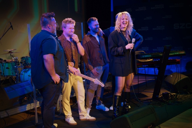 Eva Sand, fot. Piotr Rokicki I George, i piasek, i złoto w jednym… [ZDJĘCIA, WIDEO].