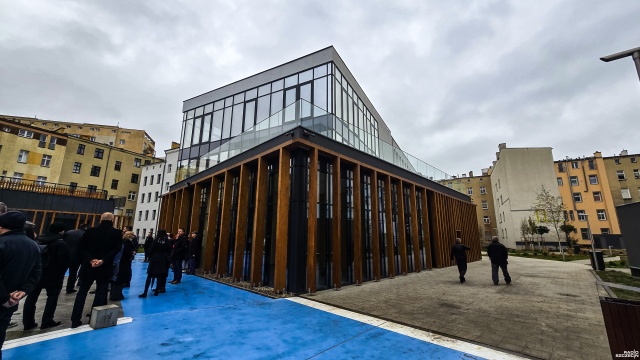 Fot. Wojciech Ochrymiuk [Radio Szczecin] Szczeciński "Kwartał 36". Pierwsi lokatorzy odebrali klucze [WIDEO, ZDJĘCIA]