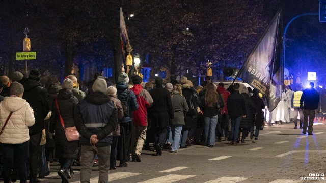 Fot. Kamila Kozioł [Radio Szczecin] Procesja ze świętymi przeszła ulicami Szczecina [ZDJĘCIA]