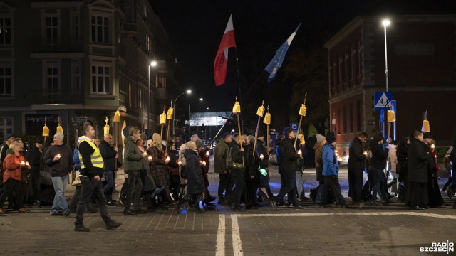 Fot. Kamila Kozioł [Radio Szczecin] Procesja ze świętymi przeszła ulicami Szczecina [ZDJĘCIA]