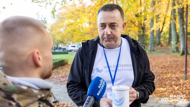 Fot. Robert Stachnik [Radio Szczecin] Fundacje i hospicja prowadzą kwesty na Cmentarzu Centralnym [WIDEO, ZDJĘCIA]