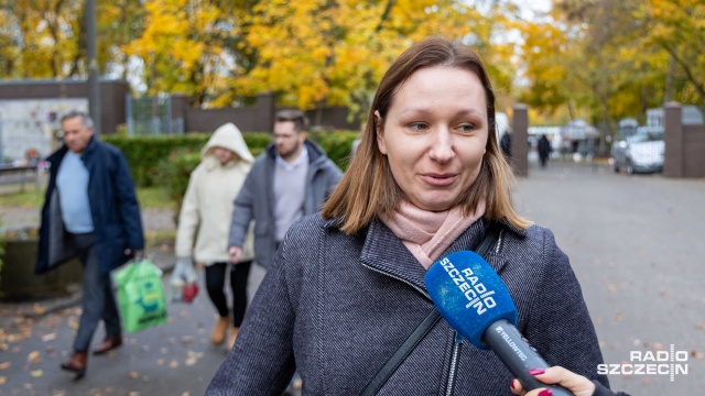 Fot. Robert Stachnik [Radio Szczecin] Tłumy nie tylko na "centralnym" - szczecinianie odwiedzają nekropolie [ZDJĘCIA]