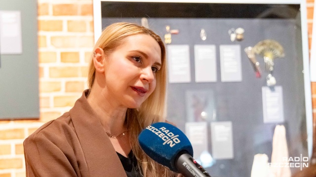 Małgorzata Peszko. Fot. Robert Stachnik [Radio Szczecin] Charleston. Szczeciński wieczór muzyczno-taneczny 1918-1933 - wystawa w MHS [ZDJĘCIA]